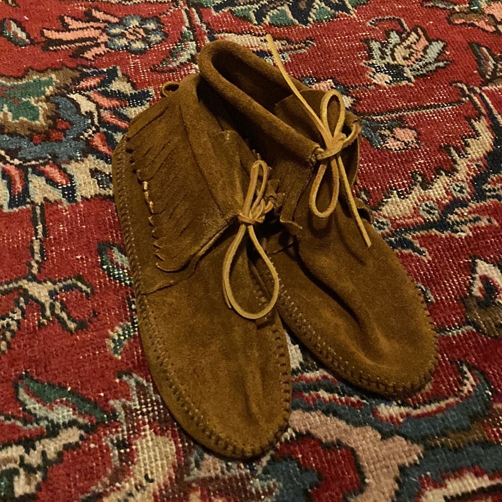 Minnetonka Moccasin (size 7)